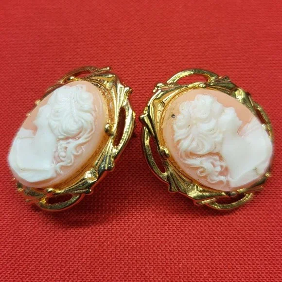 Vintage Gold Tone Cameo Earrings - Picture 12 of 12